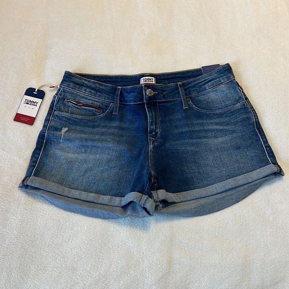 NWT Tommy Hilfiger Cuffed Jean Shorts - Size 32